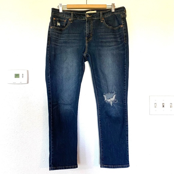 Levi’s High Rise Boyfriend Relaxed Straight Jeans - Picture 4 of 14